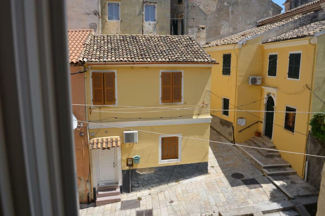 Suitedreams,Next To St.Spiridon Church Corfu  Luaran gambar